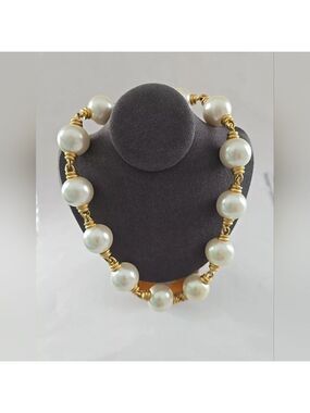 Anne Klein Large Faux Pearl Gold Tone Necklace 17.5” EUC
